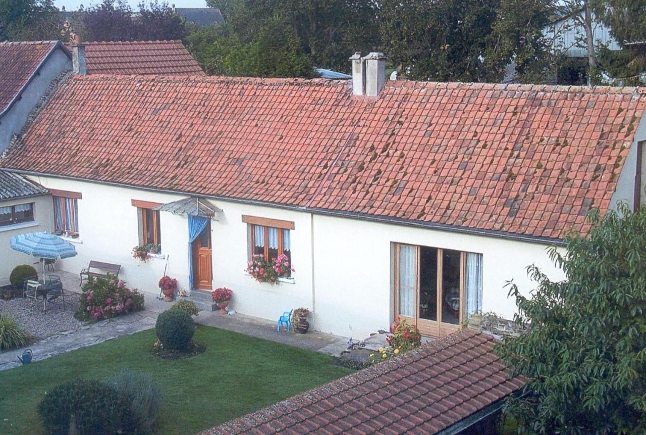 La Maison De Pierre Et Liliane Vila Crouy-Saint-Pierre Exterior foto